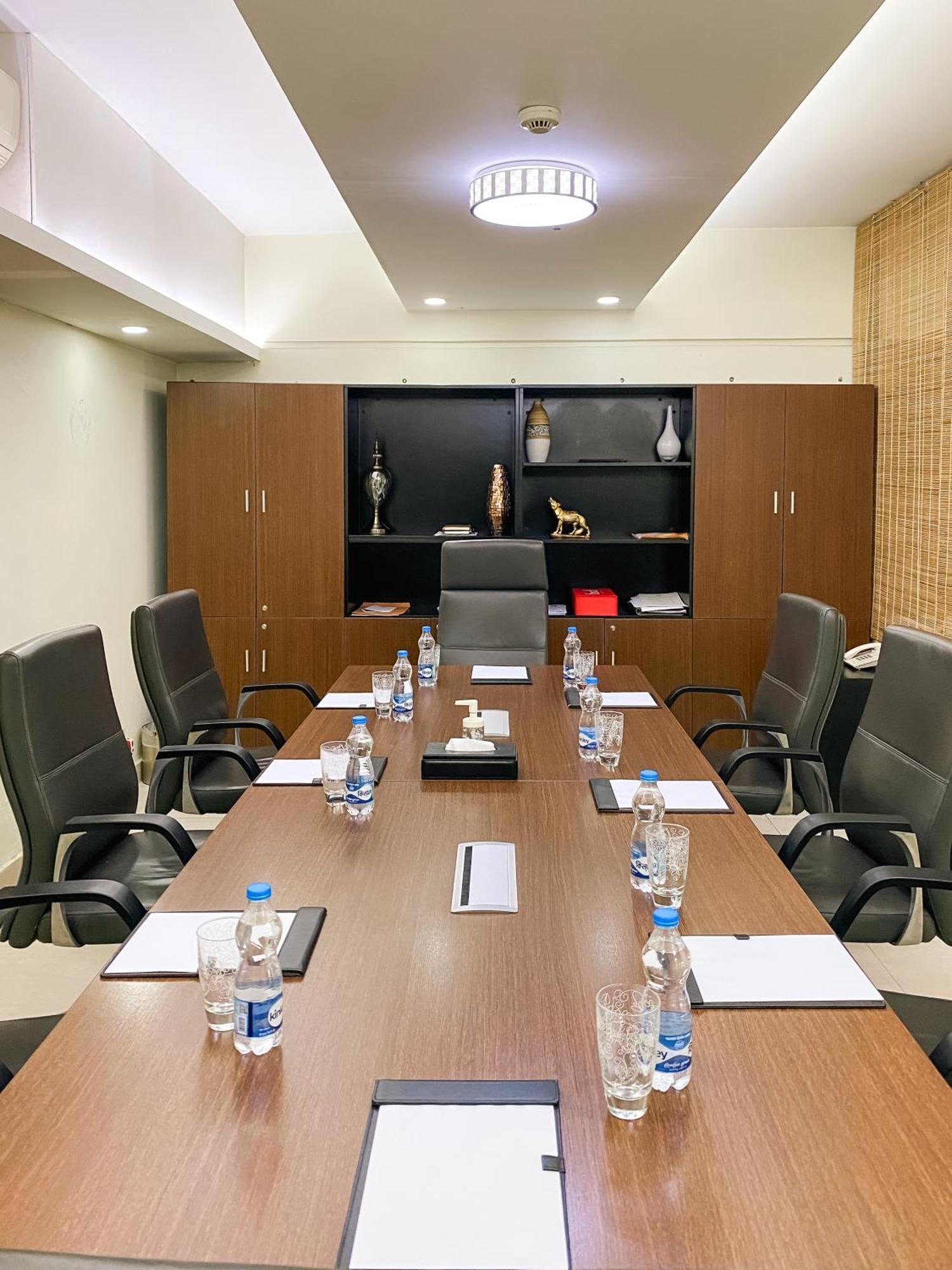Coventina Lake Suites Dhaka Ngoại thất bức ảnh