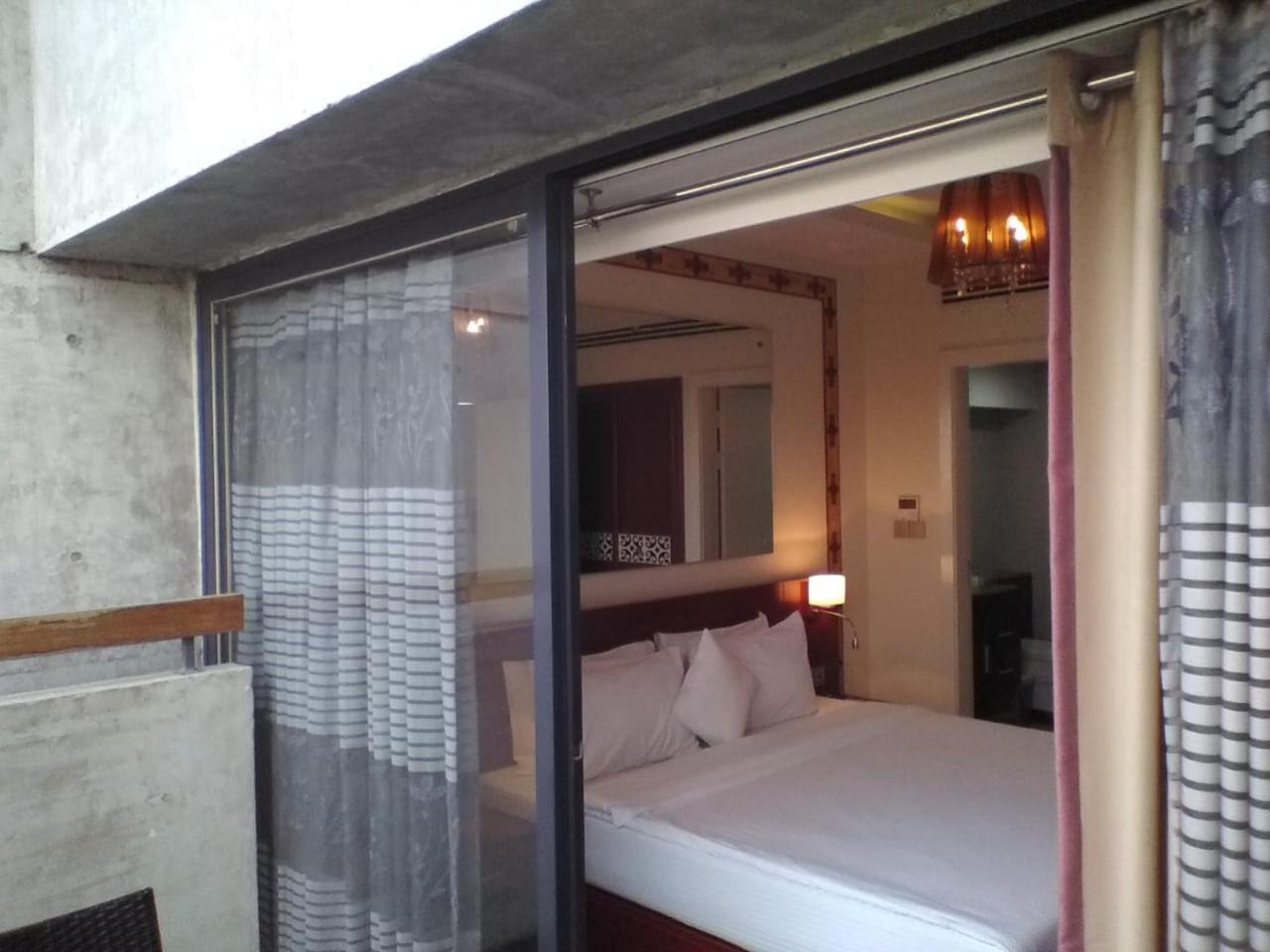 Coventina Lake Suites Dhaka Ngoại thất bức ảnh