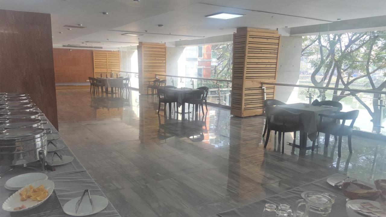 Coventina Lake Suites Dhaka Ngoại thất bức ảnh