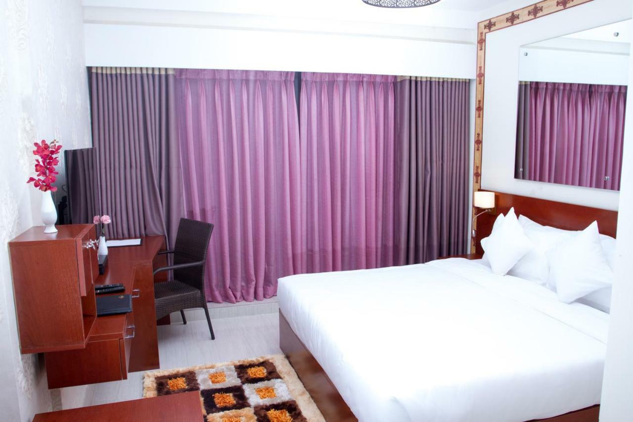 Coventina Lake Suites Dhaka Ngoại thất bức ảnh